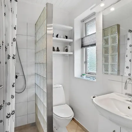 2 Bedroom Gorgeous In