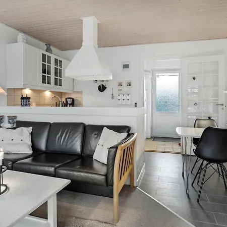 2 Bedroom Gorgeous In Feriehus Romo