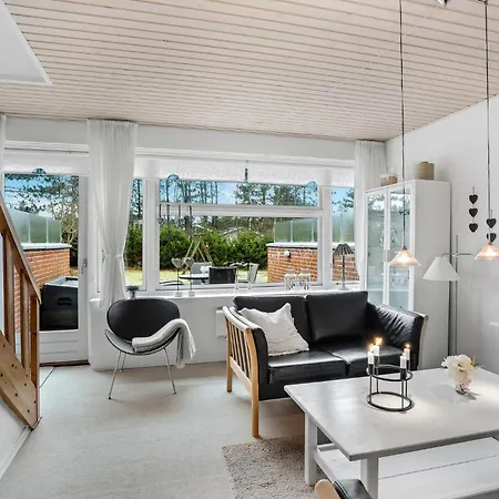 2 Bedroom Gorgeous In *
