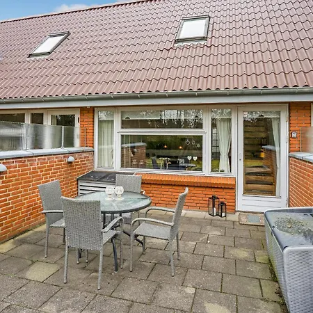 2 Bedroom Gorgeous In Feriehus *